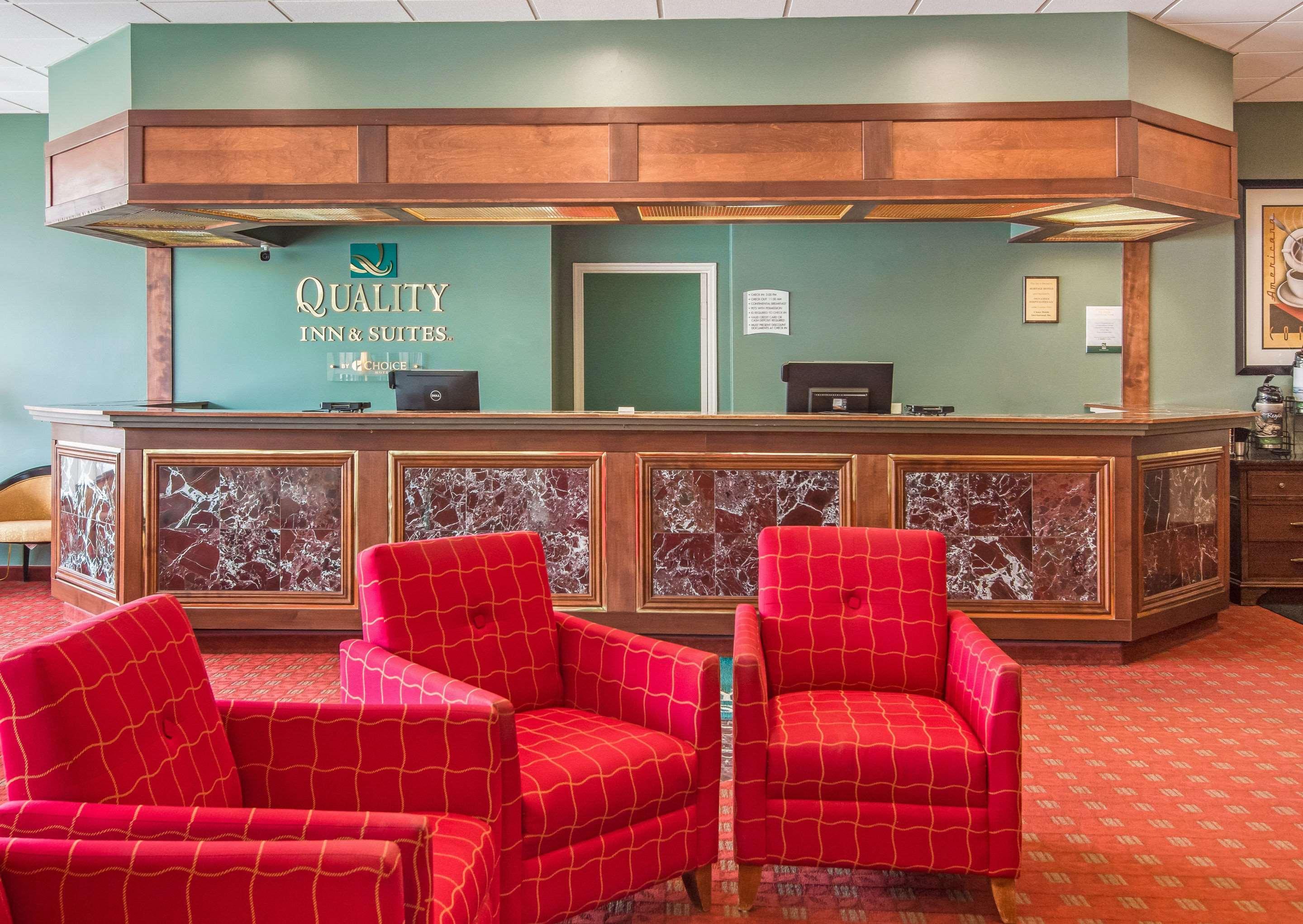 Quality Inn & Suites Virginia Exterior photo