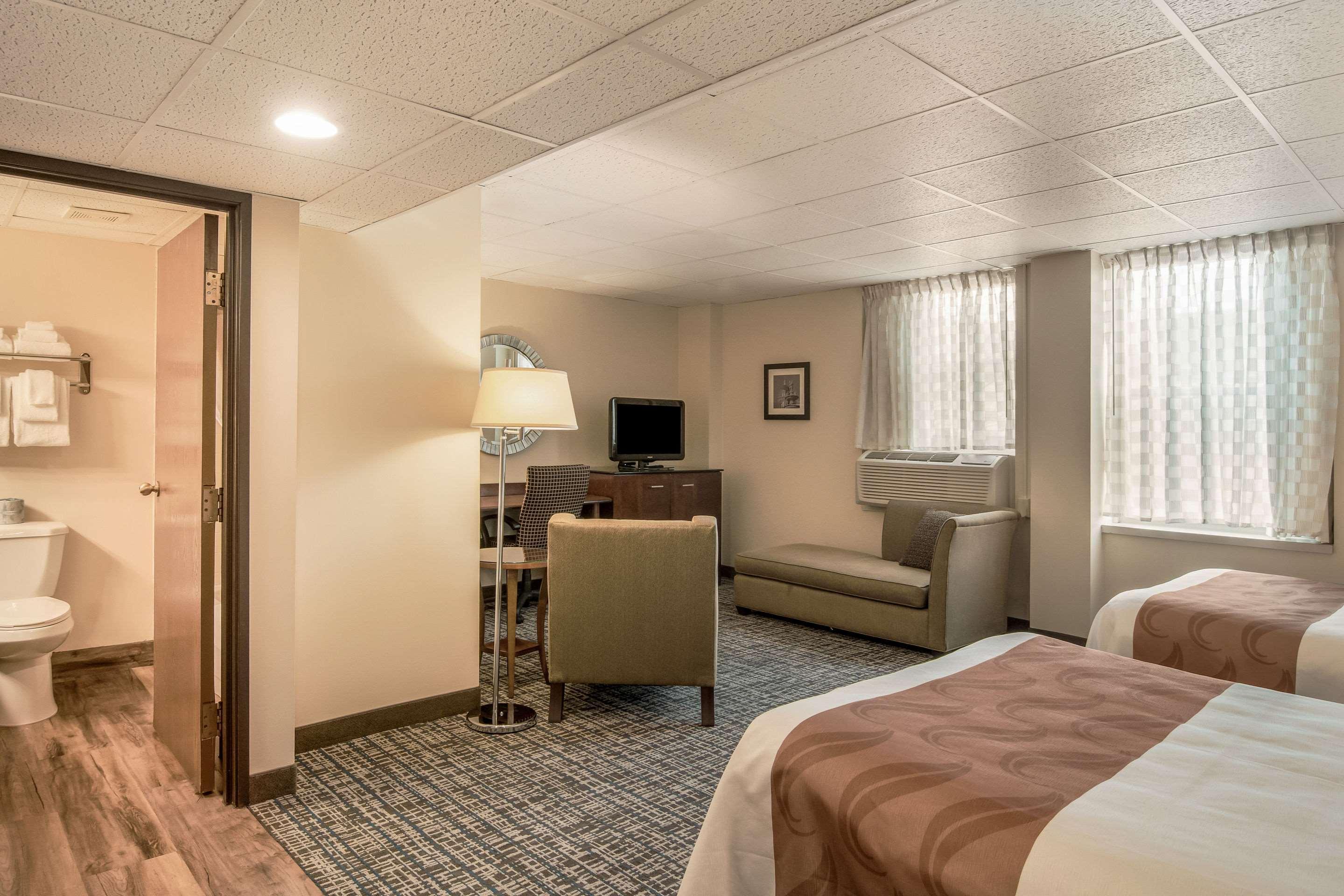 Quality Inn & Suites Virginia Exterior photo